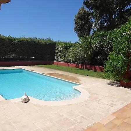 Feriehus Sleeps 6 Pool Air Con Wifi Cogolin