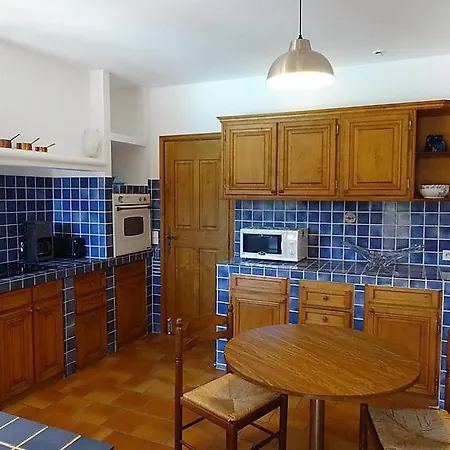 Sleeps 6 Pool Air Con Wifi