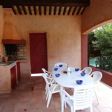 Sleeps 6 Pool Air Con Wifi Cogolin