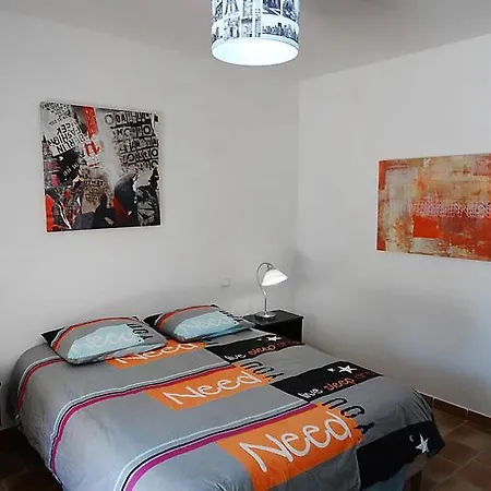 Feriehus Sleeps 6 Pool Air Con Wifi *