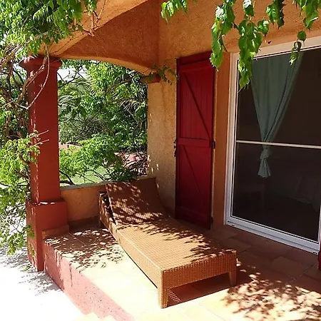 펜션 Sleeps 6 Pool Air Con Wifi *